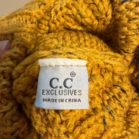 C.C. Mustard Chunky Knit Beanie Flecked NWT - Picture 4 of 4